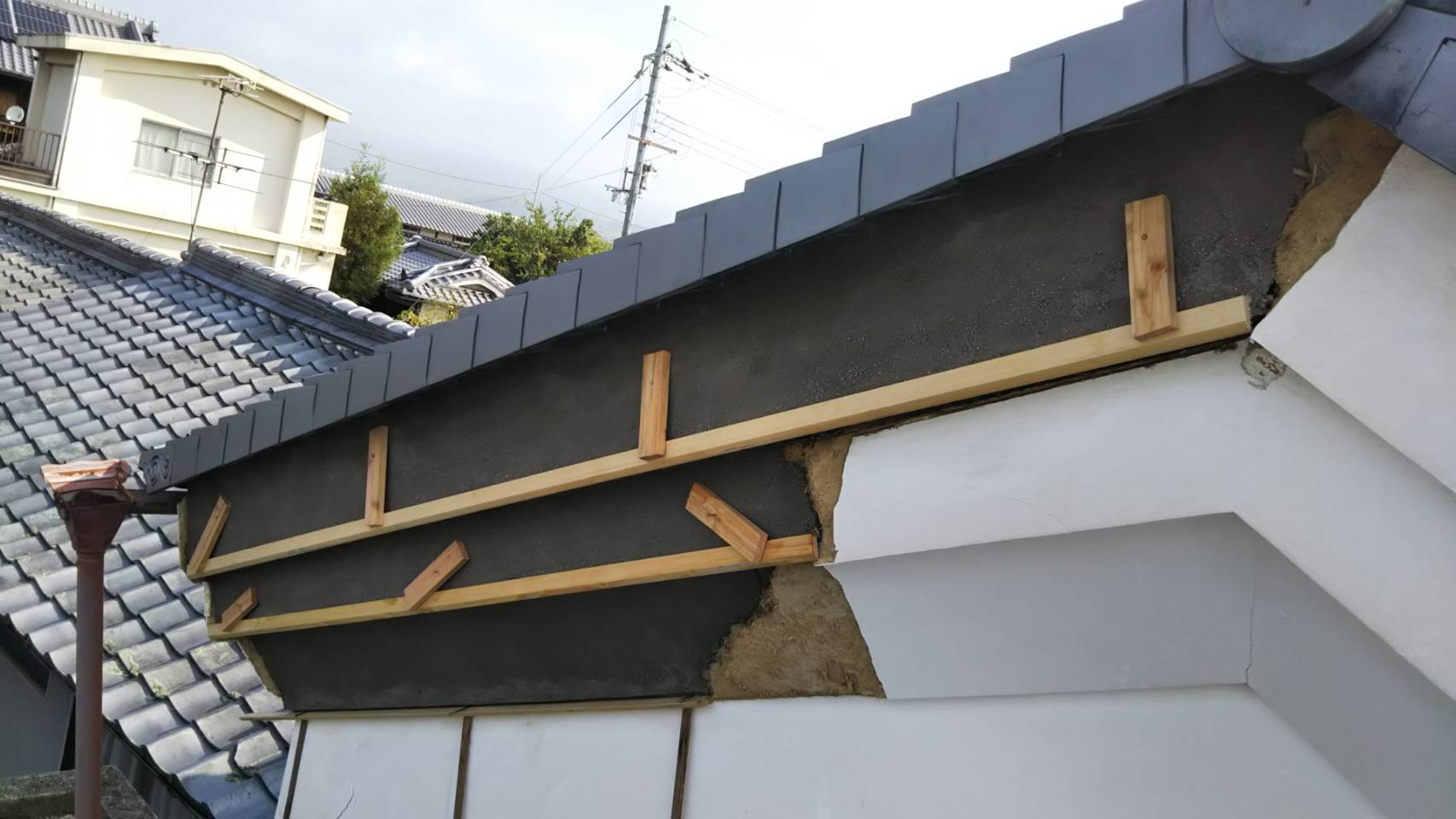 木津川市瓦・しっくい壁工事