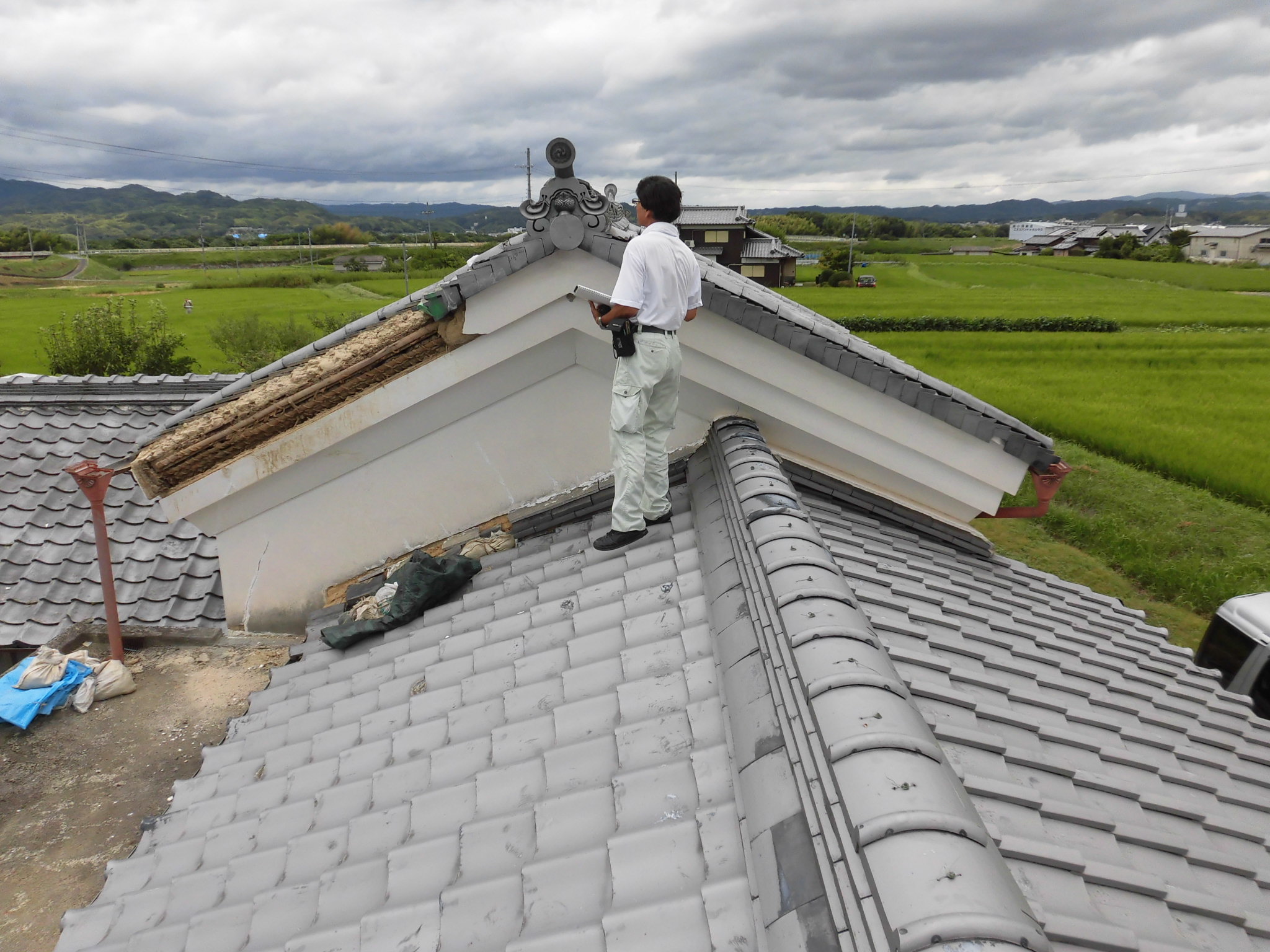 木津川市瓦・しっくい壁工事